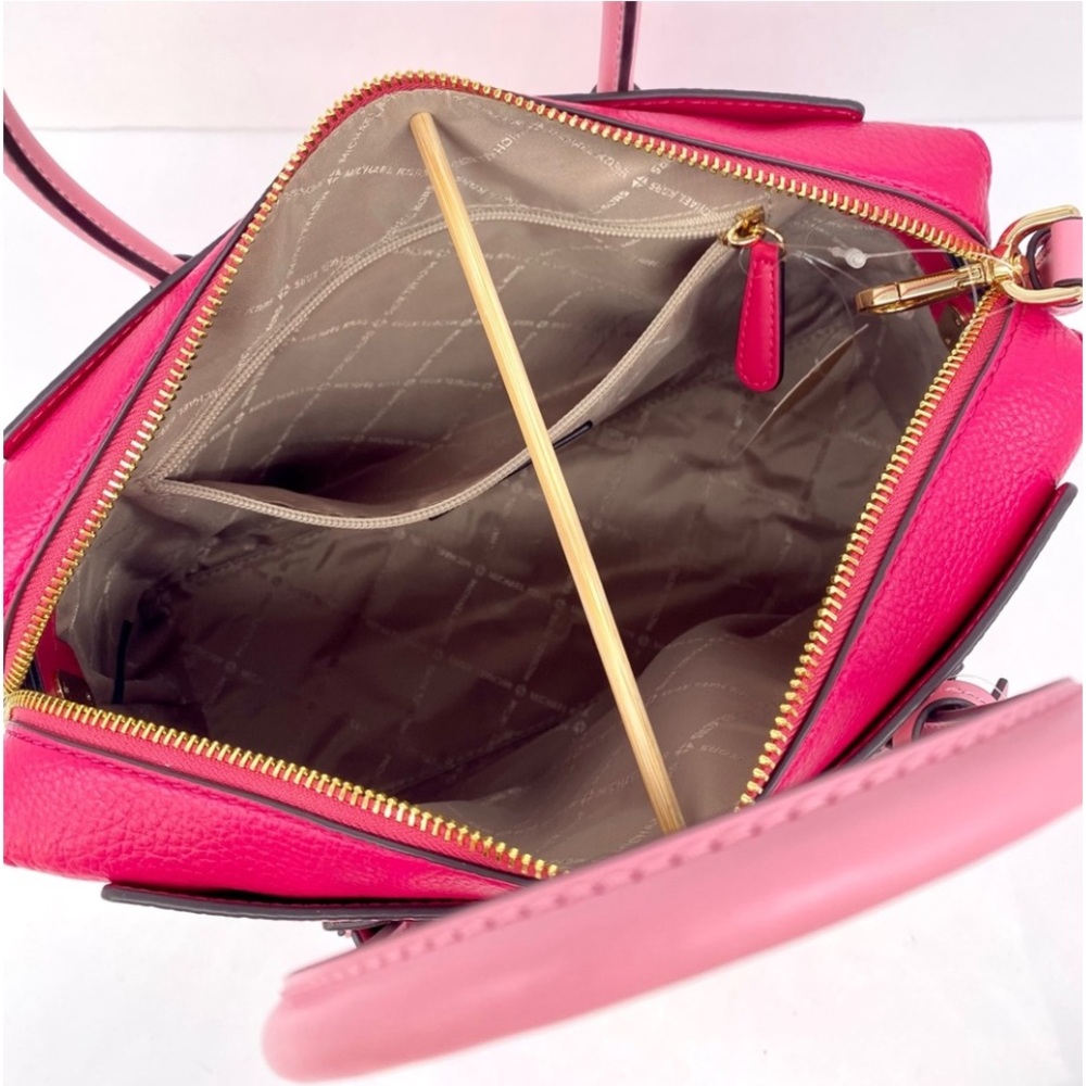 Michael Kors Mercer Medium Top Zip Belted
Satchel Crossbody Electric Pink - Picture 4 of 13